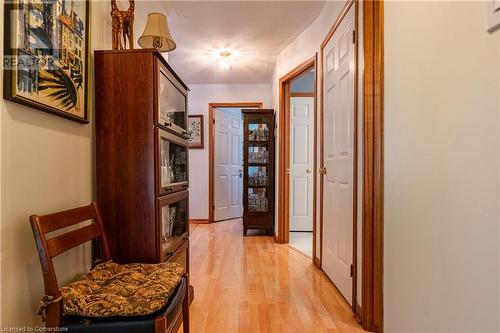 13 Marks Crescent, St. Catharines, ON - Indoor Photo Showing Other Room