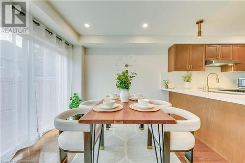 4220 Thomas Alton Boulevard, Burlington, ON - Indoor Photo Showing Dining Room