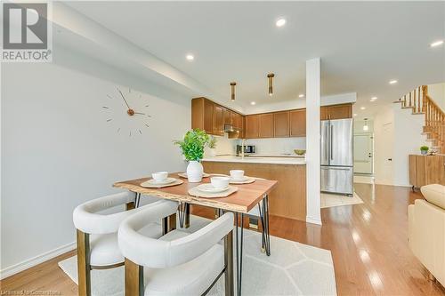 4220 Thomas Alton Boulevard, Burlington, ON - Indoor Photo Showing Dining Room