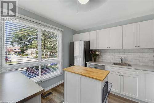 29 Quail Drive Unit# 11, Hamilton, ON - Indoor Photo Showing Kitchen