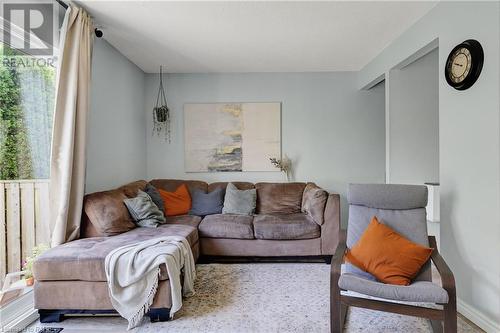 29 Quail Drive Unit# 11, Hamilton, ON - Indoor Photo Showing Living Room