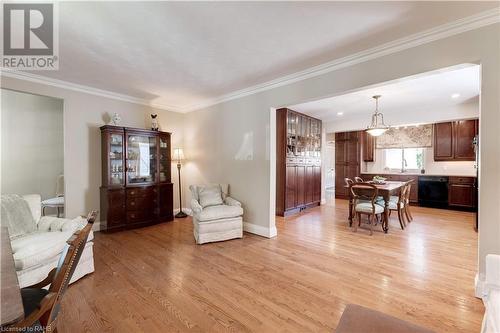 2329 Sharron Street, Burlington, ON - Indoor Photo Showing Living Room