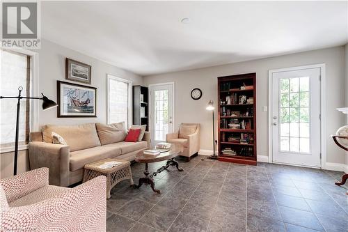 2329 Sharron Street, Burlington, ON - Indoor Photo Showing Living Room