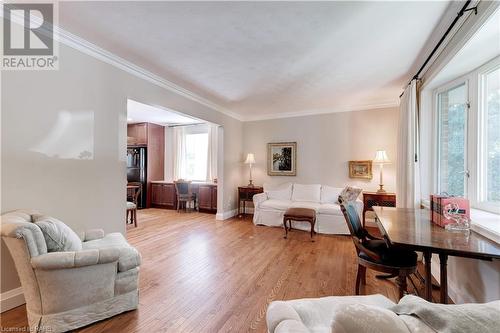 2329 Sharron Street, Burlington, ON - Indoor Photo Showing Living Room