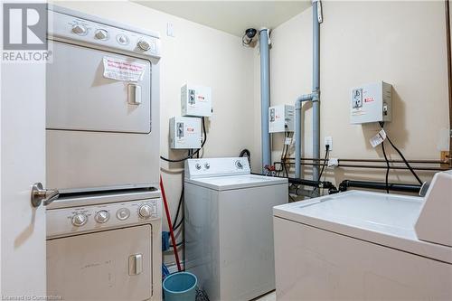 4434 Leader Lane, Niagara Falls, ON - Indoor Photo Showing Laundry Room