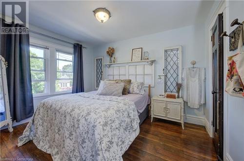 166 Ottawa Street S, Hamilton, ON - Indoor Photo Showing Bedroom