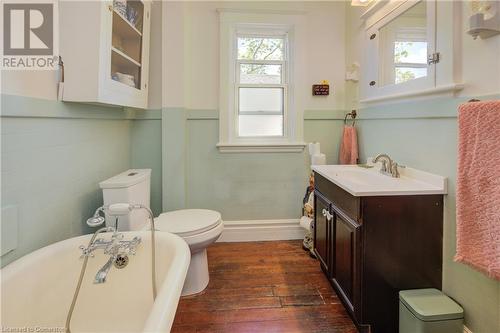 166 Ottawa Street S, Hamilton, ON - Indoor Photo Showing Bathroom