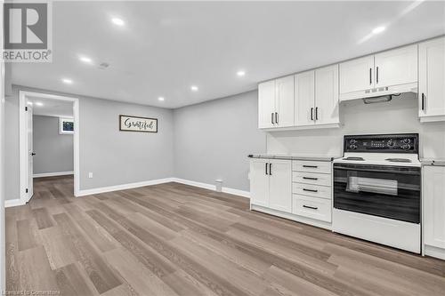 262 Barton Street, Stoney Creek, ON - Indoor Photo Showing Kitchen