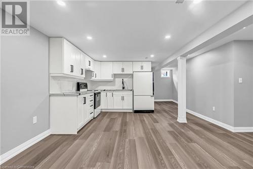 262 Barton Street, Stoney Creek, ON - Indoor Photo Showing Kitchen