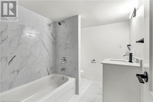 262 Barton Street, Stoney Creek, ON - Indoor Photo Showing Bathroom