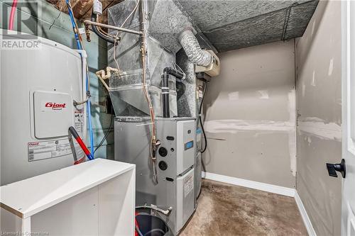 262 Barton Street, Stoney Creek, ON - Indoor Photo Showing Basement