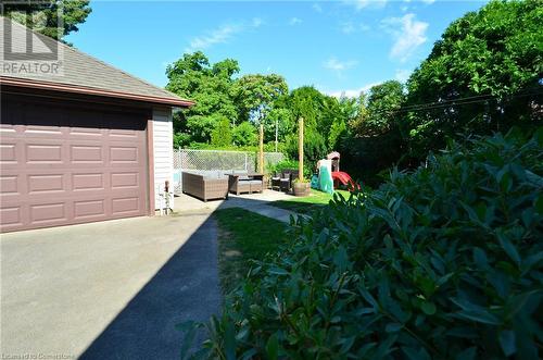 5953 Carlton Avenue, Niagara Falls, ON - Outdoor