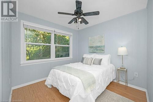 1041 Shepherd'S Drive, Burlington, ON - Indoor Photo Showing Bedroom