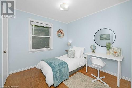 1041 Shepherd'S Drive, Burlington, ON - Indoor Photo Showing Bedroom