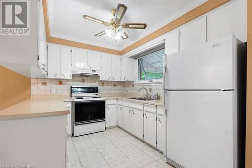 420 West 5Th Street, Hamilton, ON - Indoor Photo Showing Kitchen With Double Sink