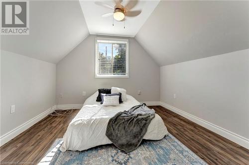 82 East 35Th Street, Hamilton, ON - Indoor Photo Showing Bedroom