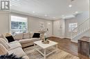 82 East 35Th Street, Hamilton, ON  - Indoor Photo Showing Living Room 