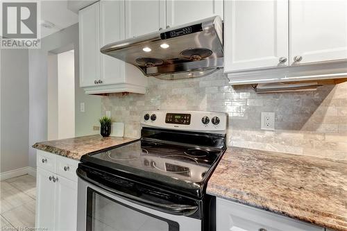 82 East 35Th Street, Hamilton, ON - Indoor Photo Showing Kitchen