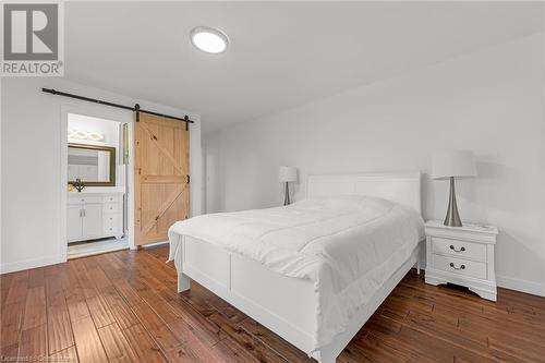 15414 Niagara River Parkway, Niagara-On-The-Lake, ON - Indoor Photo Showing Bedroom