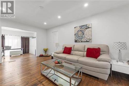 15414 Niagara River Parkway, Niagara-On-The-Lake, ON - Indoor Photo Showing Living Room