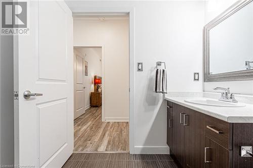 5317 Upper Middle Road Unit# 127, Burlington, ON - Indoor Photo Showing Bathroom