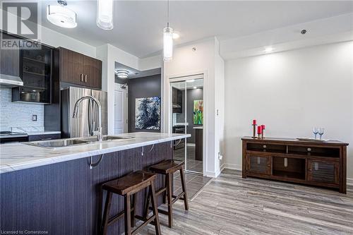 5317 Upper Middle Road Unit# 127, Burlington, ON - Indoor Photo Showing Kitchen With Double Sink With Upgraded Kitchen