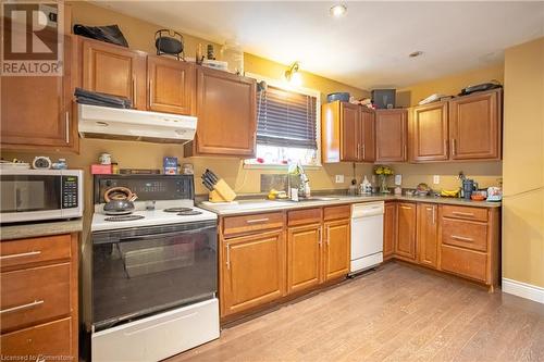 44 Haig Street, St. Catharines, ON - Indoor Photo Showing Kitchen With Double Sink