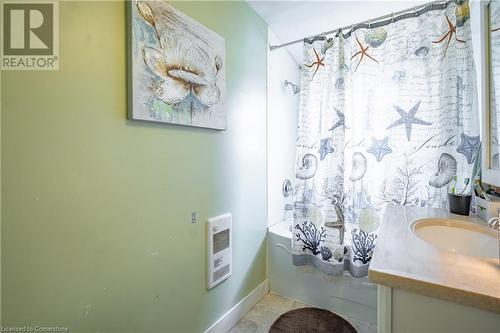 44 Haig Street, St. Catharines, ON - Indoor Photo Showing Bathroom