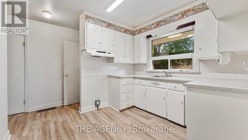 26 Lynnwood Drive, Brantford, ON - Indoor Photo Showing Kitchen