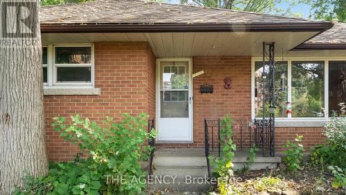 26 Lynnwood Drive, Brantford, ON - Outdoor With Exterior