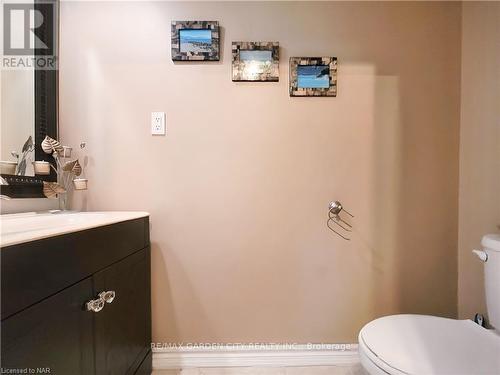 54 - 178 Scott Street, St. Catharines (Lakeport), ON - Indoor Photo Showing Bathroom