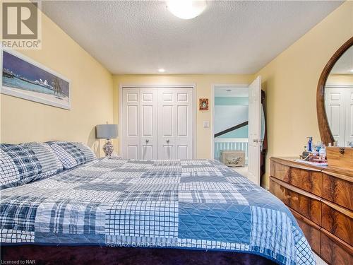 54 - 178 Scott Street, St. Catharines (Lakeport), ON - Indoor Photo Showing Bedroom