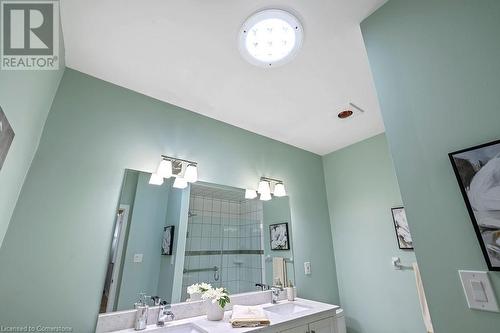 95 Starfish Drive, Mount Hope, ON - Indoor Photo Showing Bathroom