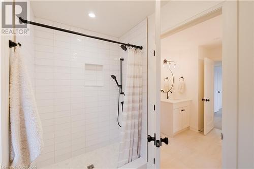 81 Homestead Way, Thorold, ON - Indoor Photo Showing Bathroom