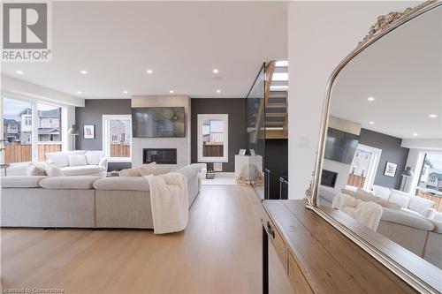 81 Homestead Way, Thorold, ON - Indoor Photo Showing Living Room With Fireplace