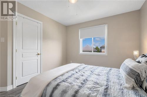 72 Windwood Drive, Hamilton, ON - Indoor Photo Showing Bedroom