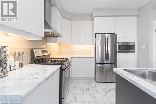 11 Pinot Crescent, Stoney Creek, ON - Indoor Photo Showing Kitchen With Stainless Steel Kitchen