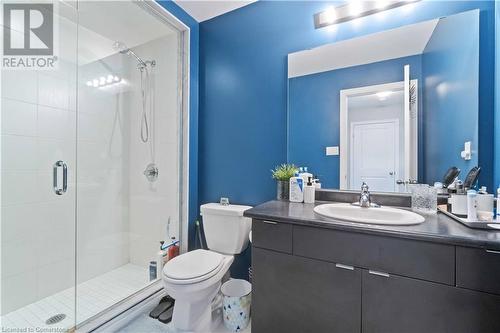 11 Pinot Crescent, Stoney Creek, ON - Indoor Photo Showing Bathroom