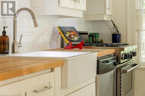 462 Charlton Avenue W, Hamilton, ON - Indoor Photo Showing Kitchen