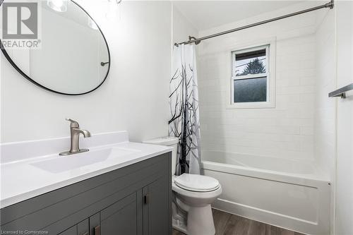 16 Wildewood Avenue, Hamilton, ON - Indoor Photo Showing Bathroom