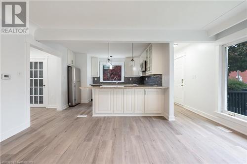 16 Wildewood Avenue, Hamilton, ON - Indoor Photo Showing Kitchen