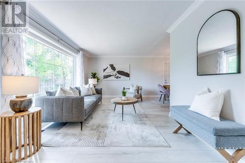 2 Lesgay Cres Crescent, Toronto, ON - Indoor Photo Showing Living Room