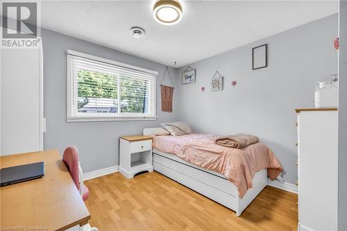 2050 Upper Middle Road Unit# 147, Burlington, ON - Indoor Photo Showing Bedroom