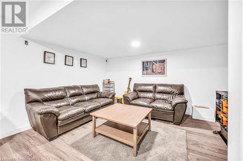 2050 Upper Middle Road Unit# 147, Burlington, ON - Indoor Photo Showing Living Room