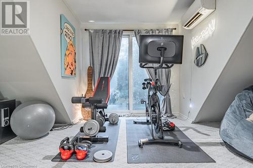 98 Sherman Avenue S, Hamilton, ON - Indoor Photo Showing Gym Room