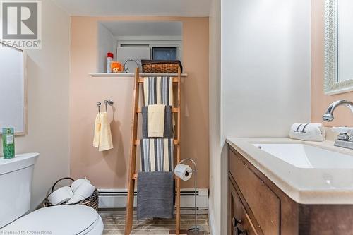 98 Sherman Avenue S, Hamilton, ON - Indoor Photo Showing Bathroom