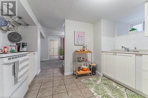 98 Sherman Avenue S, Hamilton, ON - Indoor Photo Showing Kitchen