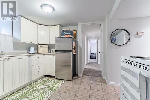 98 Sherman Avenue S, Hamilton, ON - Indoor Photo Showing Kitchen