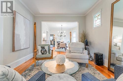 98 Sherman Avenue S, Hamilton, ON - Indoor Photo Showing Living Room