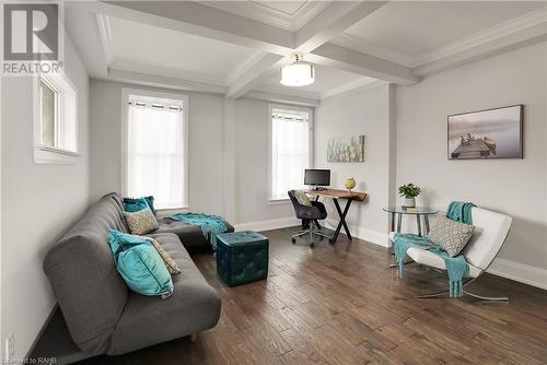 2952 North Shore Drive, Lowbanks, ON - Indoor Photo Showing Living Room